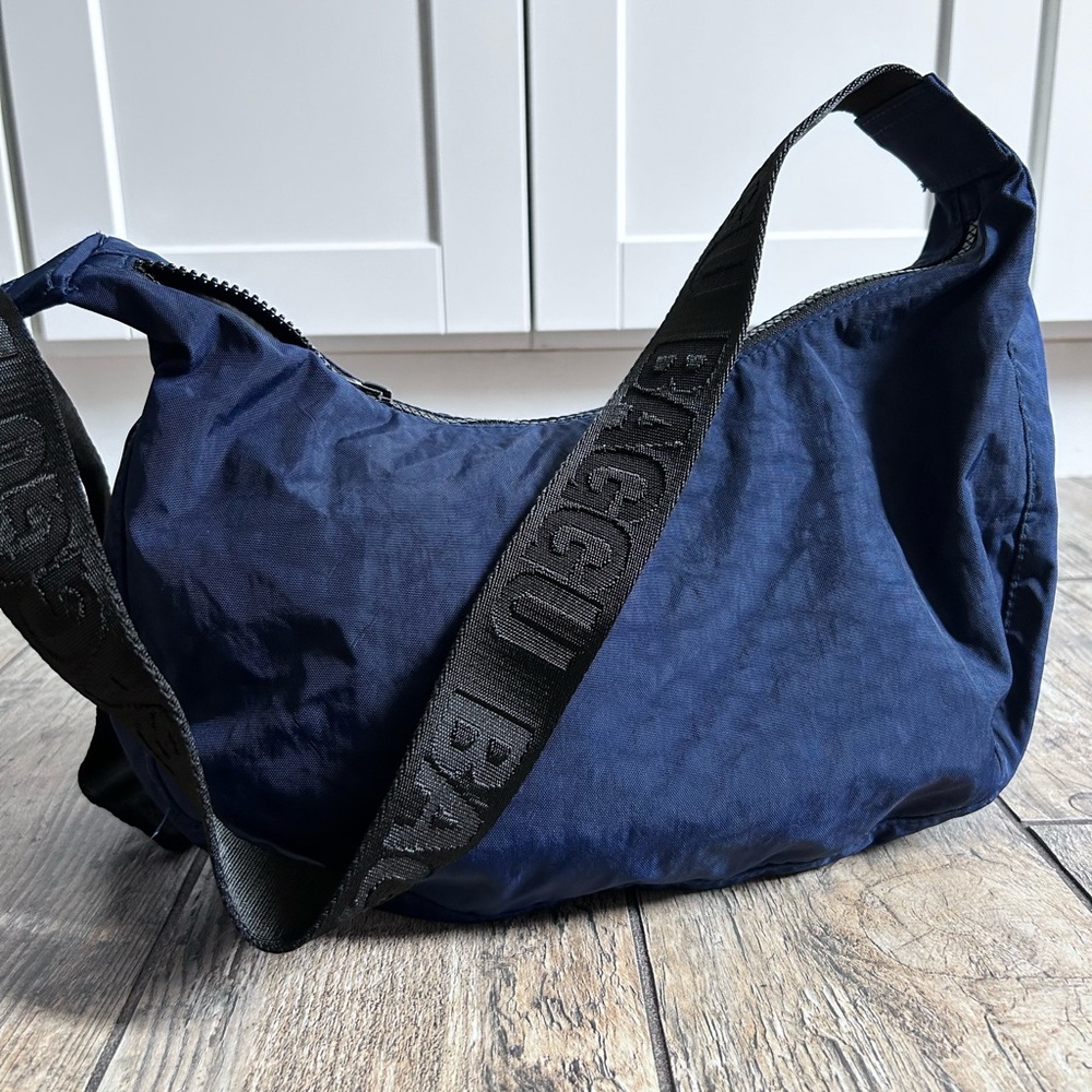 BAGGU Medium Nylon Crescent Bag